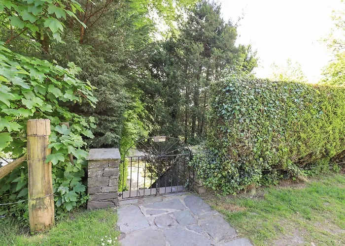 度假居 Courtyard 安布尔塞德