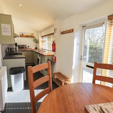 Courtyard אמבלסייד